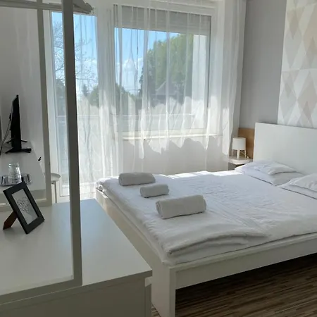 Elmeny Balaton فندق