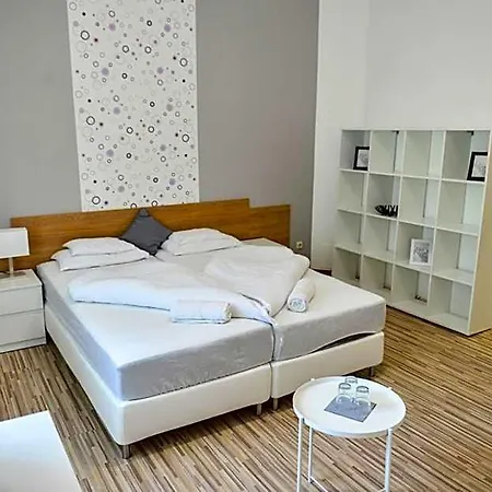 Elmeny Balaton فندق
